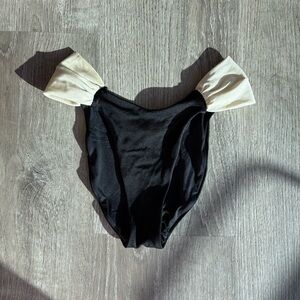 ONEONE Women's Black and Cream Bikini Bottom - S